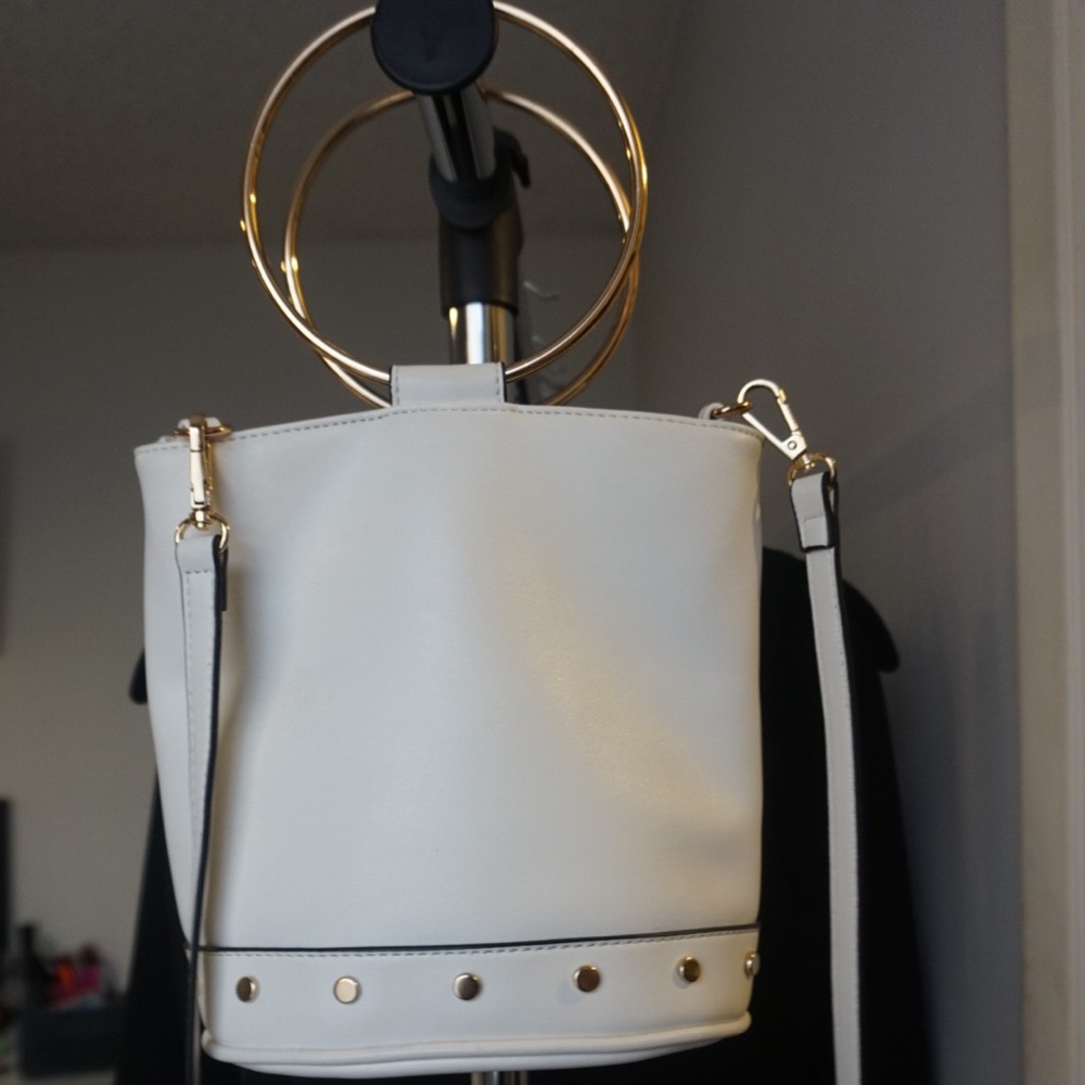 White bucket bag